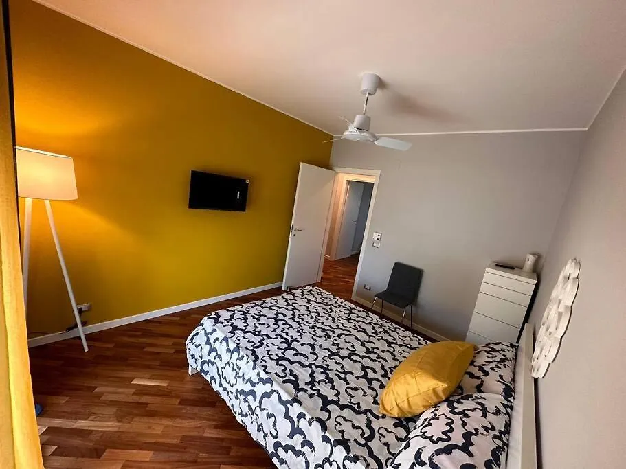 Faro Sul Mare Luxury Apartment - Zona Fiera Bari