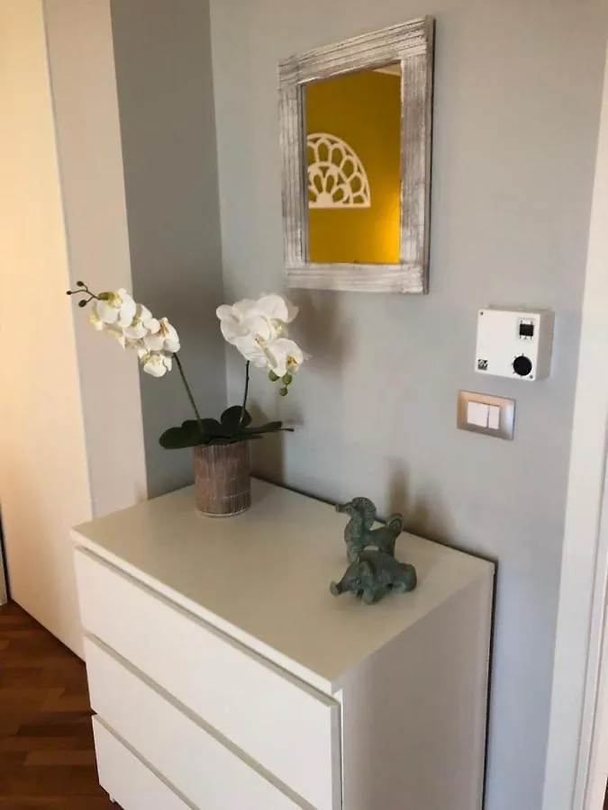 Faro Sul Mare Luxury Apartment - Zona Fiera Bari Italien