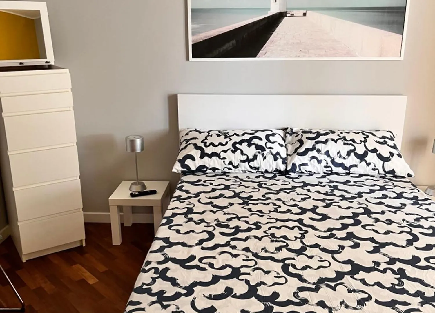 Faro Sul Mare Luxury Apartment - Zona Fiera Bari 0*,  Italia